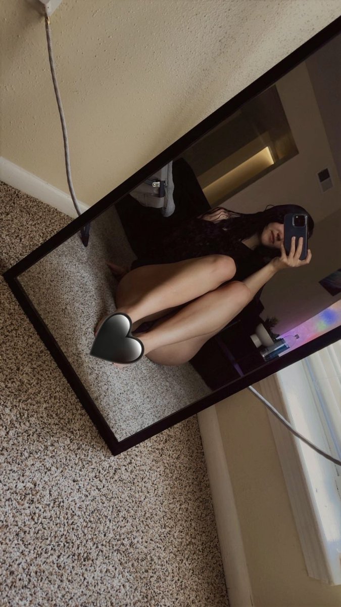 Midnight_Rav3n's tweet photo. 🖤🖤🖤 https://t.co/uBjcAFQ6MR