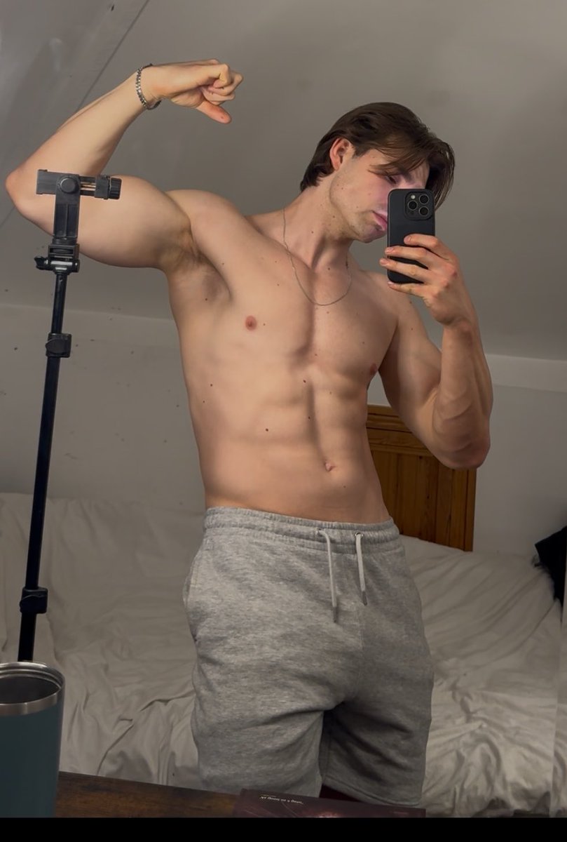 DMiller_gym's tweet image. #muscle #muscleflex #bodybuilding #bodybuilder #gym #gymprogress #muscles #physique #gymaesthetics