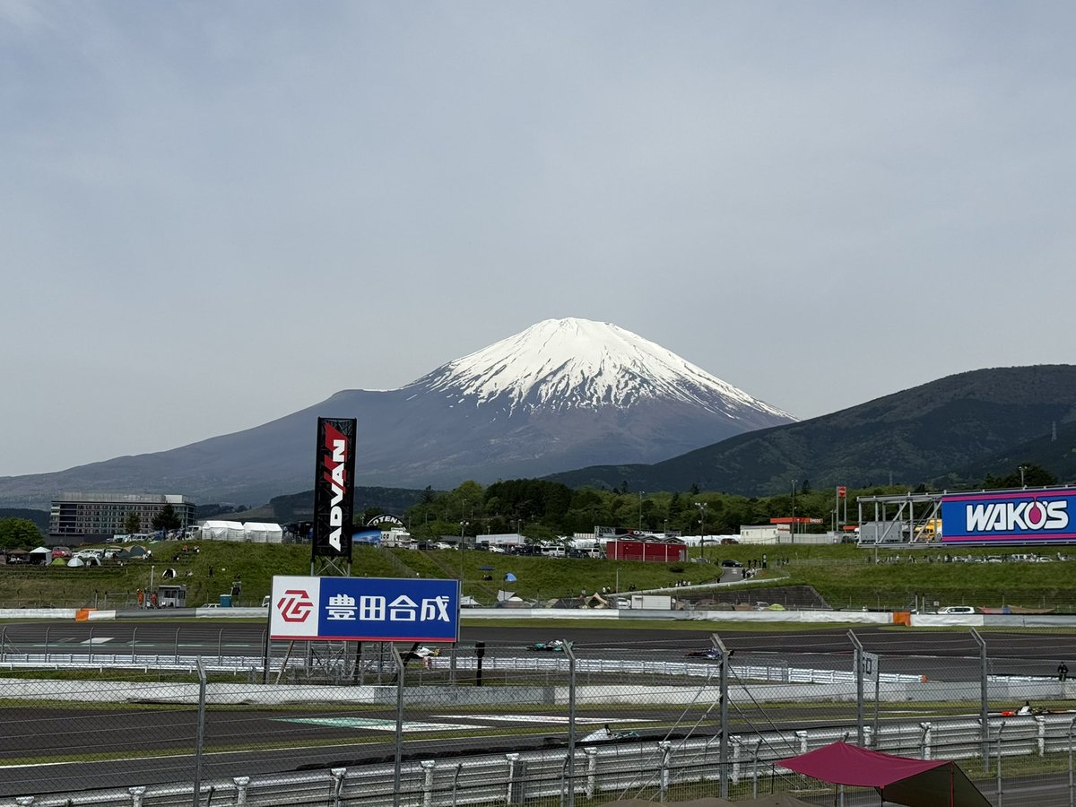 famicam_main's tweet photo. @yu_camp412 こちらは富士山見えてますね🗻 https://t.co/4lggvni3kC