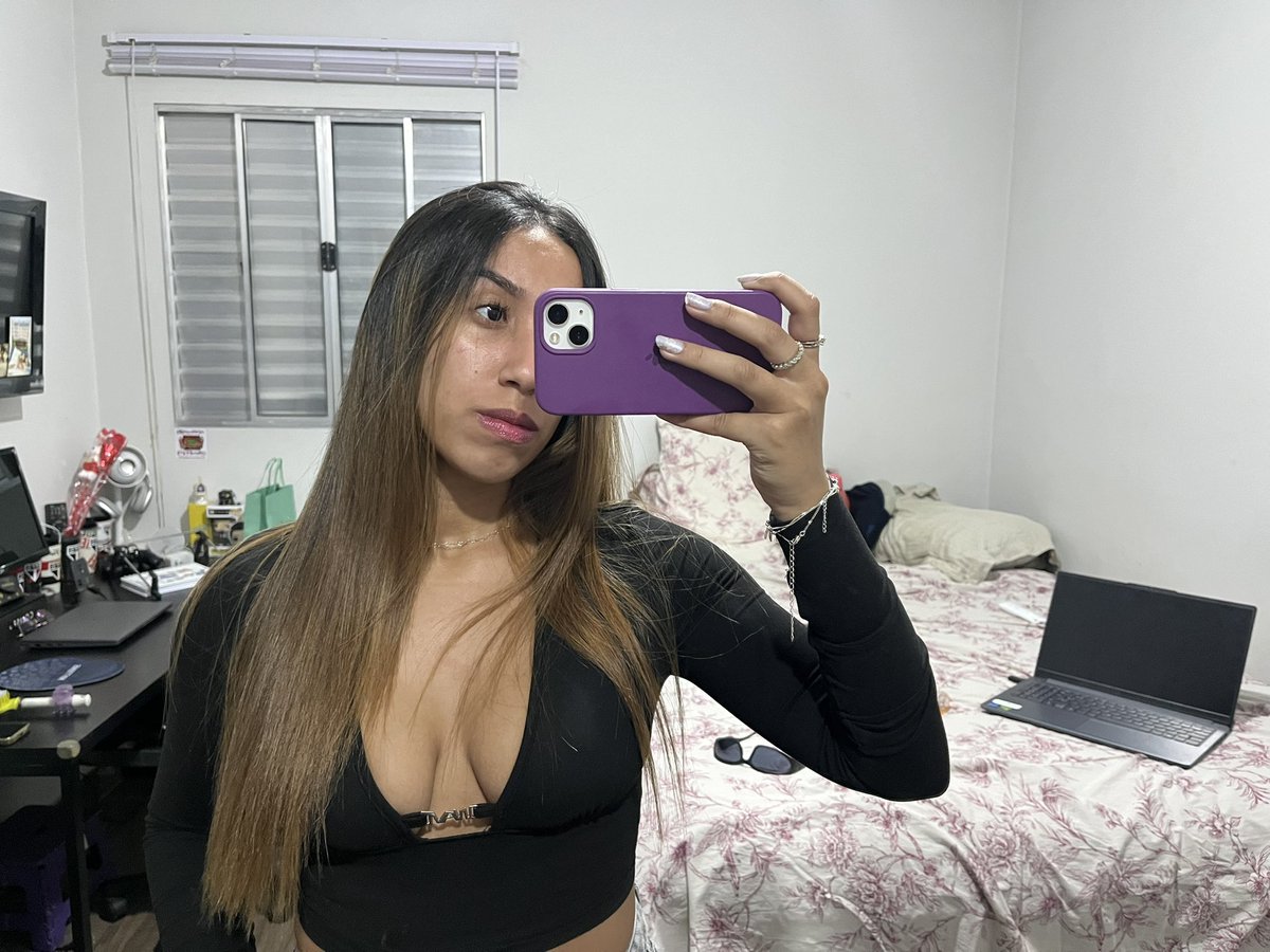 mia tweet media