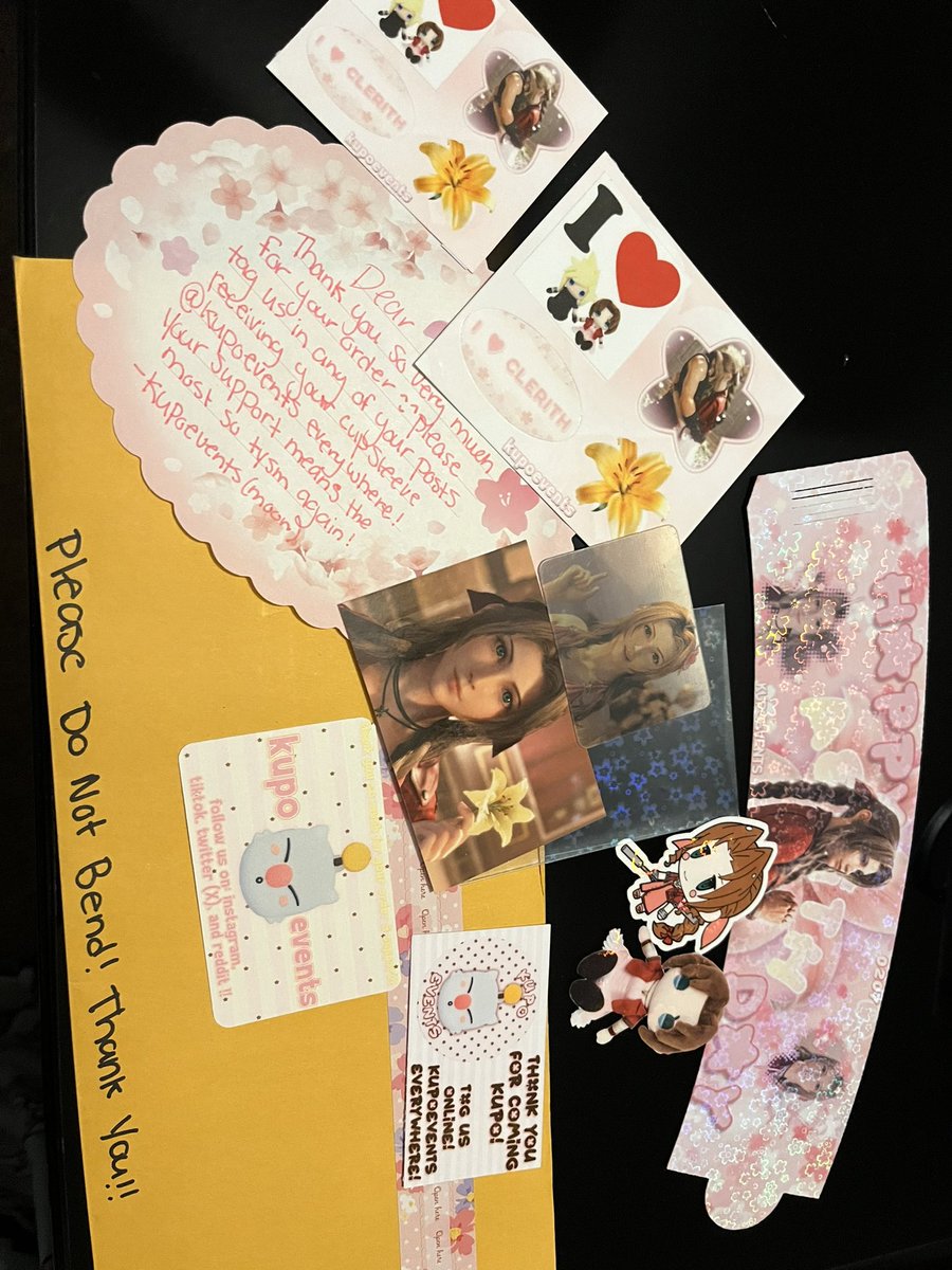 mooglemommy's tweet photo. omg… my package from @kupoevents came in and im so happy with how cute and well packaged everything is 🥺 whaaaa https://t.co/MBaMUInkRr