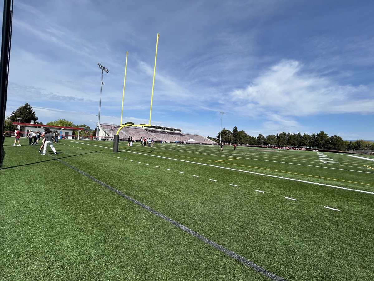 caleb_mills_14's tweet photo. Had a great time at Central Washington University junior day! It was great to meet the coaches, see the facilities, and watch the spring game. @CWUFB @CoachMullinCWU @StinnToWin @Coach_Power @CoachAnguayCWU 

@BatemanFootball @chatfootball @GRELITE7on7 https://t.co/IfqijfT4JY