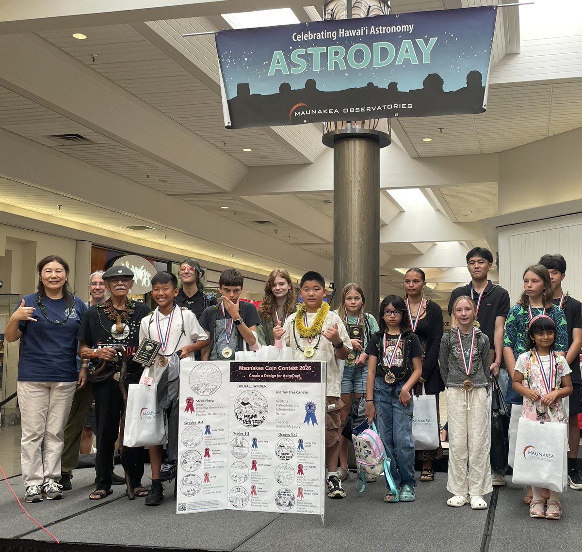 SylvieDahl's tweet image. #AstroDay exploring the universe at Prince Kuhio Mall #Hilo #Hawaii
