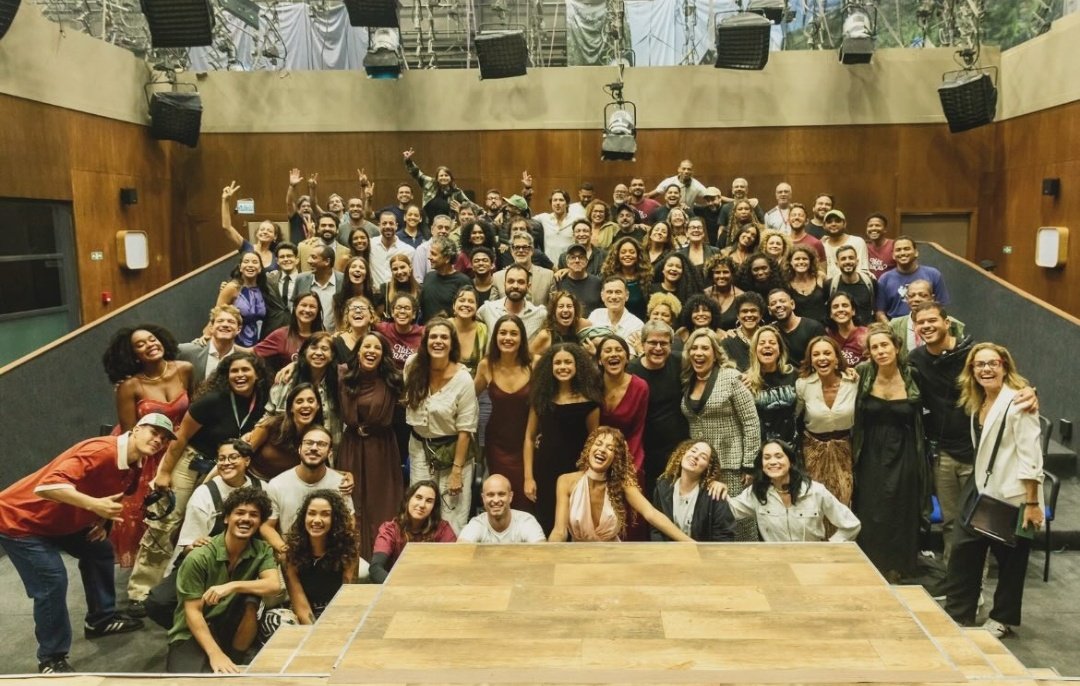 acervoloquinha's tweet photo. vou sentir tanta saudade desse elenco 💌 https://t.co/dddq7ecyVb