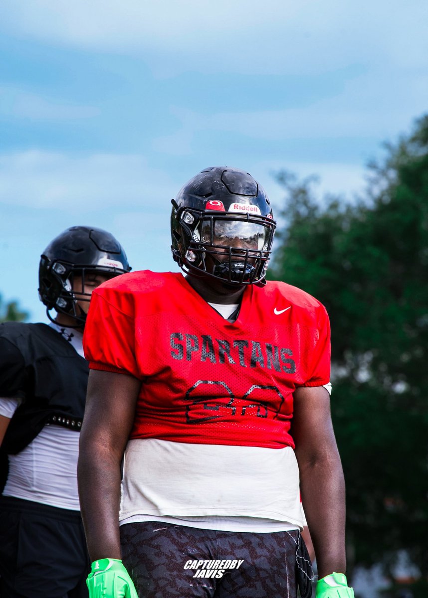 touchpapemari's tweet photo. Senior Year Loading…..🤫 https://t.co/NxfO3DRKTj