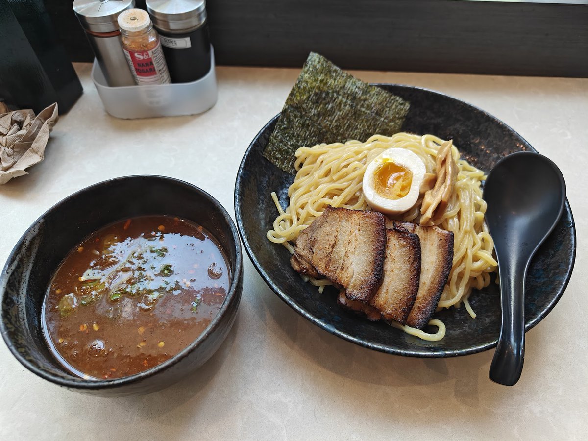 ヲメガ tweet media