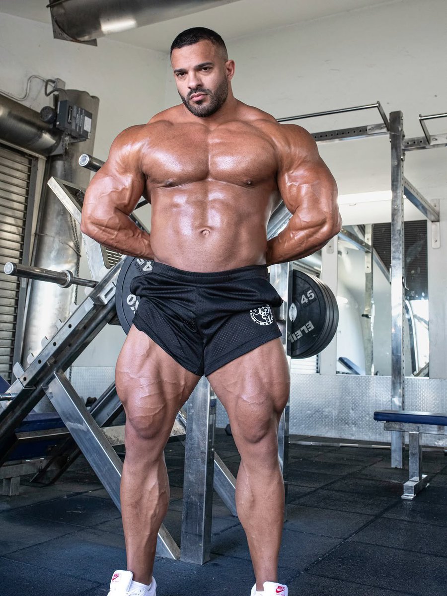 MuscleGodXander's tweet image. Laroussi Haouas 🔥 #muscle #bodybuilding #bodybuilder #beefy #sexy