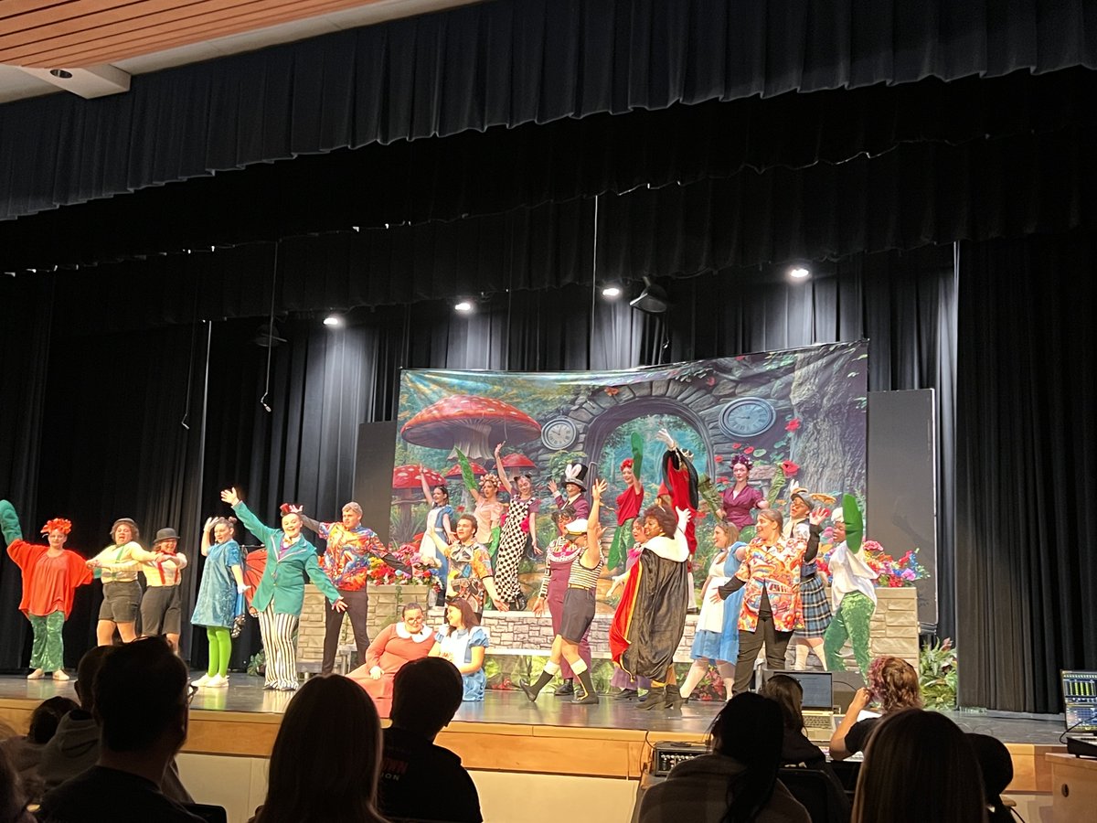 ReadingAthletic's tweet photo. The Reading Theater Department had a wonderful night 2 performance of Alice in Wonderland Jr! Great job by the cast and crew and Mrs. Groom, Mr. Griffen, Mr. Newell, and Ms. Davis! https://t.co/z7Lvjh2gch