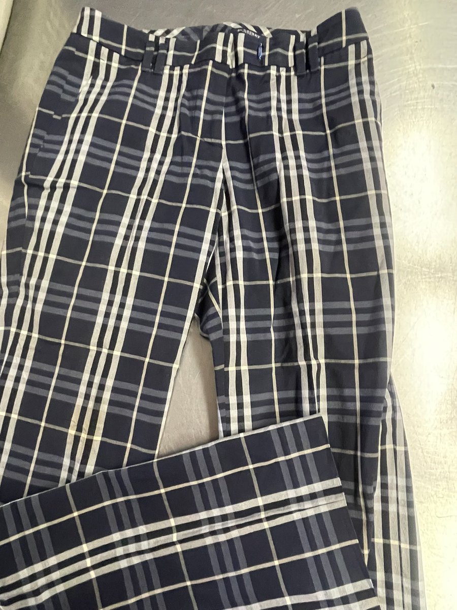 kingfamilyKANTO's tweet image. 【栃木店】
⭐︎オススメ紹介⭐︎

レディース
バーバリーロンドン　パンツ
サイズ38
￥2040

※当日のみ取り置き可能
問い合わせはこちらまで

0282 88 3777

ご来店お待ちしております🚗³₃

#古着 　#メンズ　#レディース　#キングファミリー　#リサイクルシ