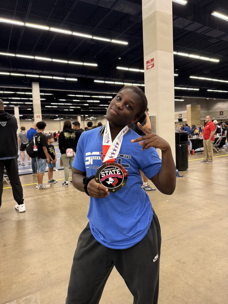 Mark Henry tweet media