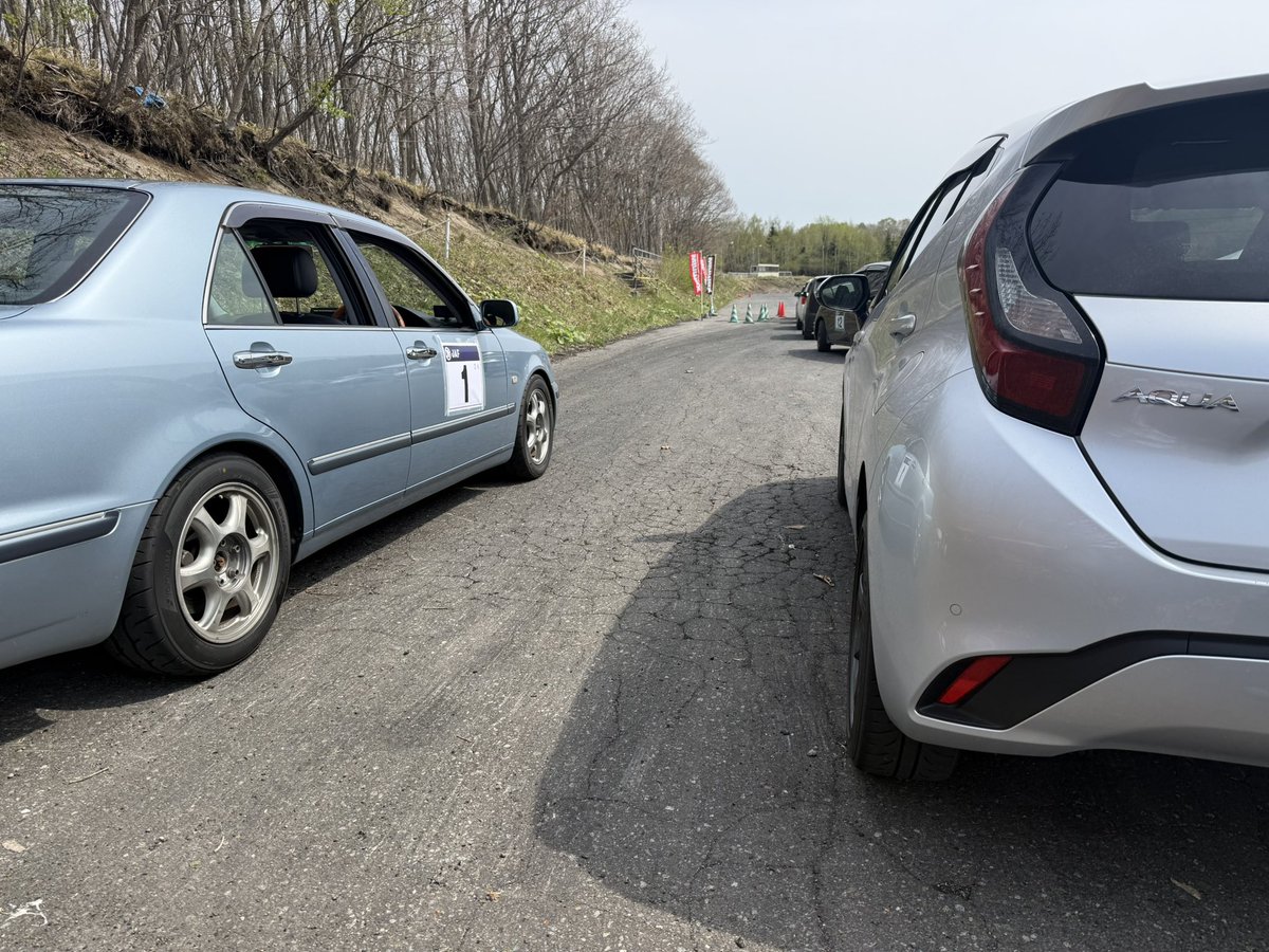 ヤリスぎおじさん tweet media