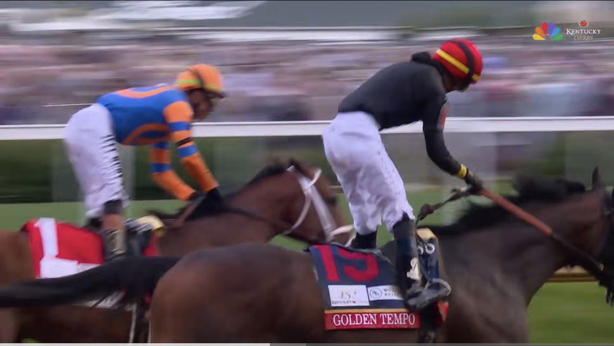 EFESHEW's tweet image. Renegade lost the Kentucky Derby because the dipshit rider wore orange and blue..