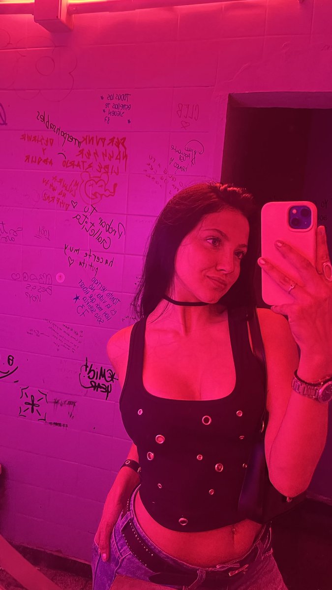 millybee tweet media