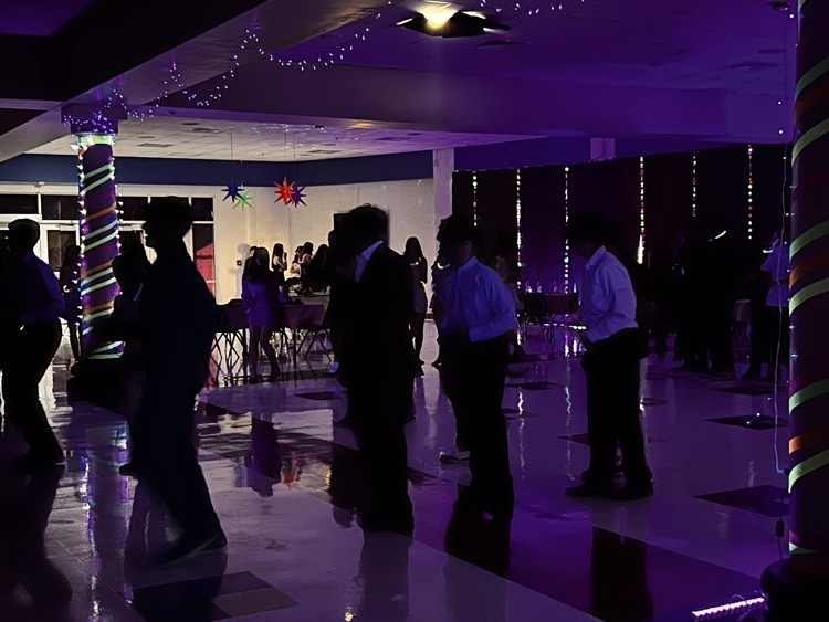 CMSGoBlue's tweet photo. 8th grade showed up and showed out! What a night! https://t.co/rOJ1dloLEO