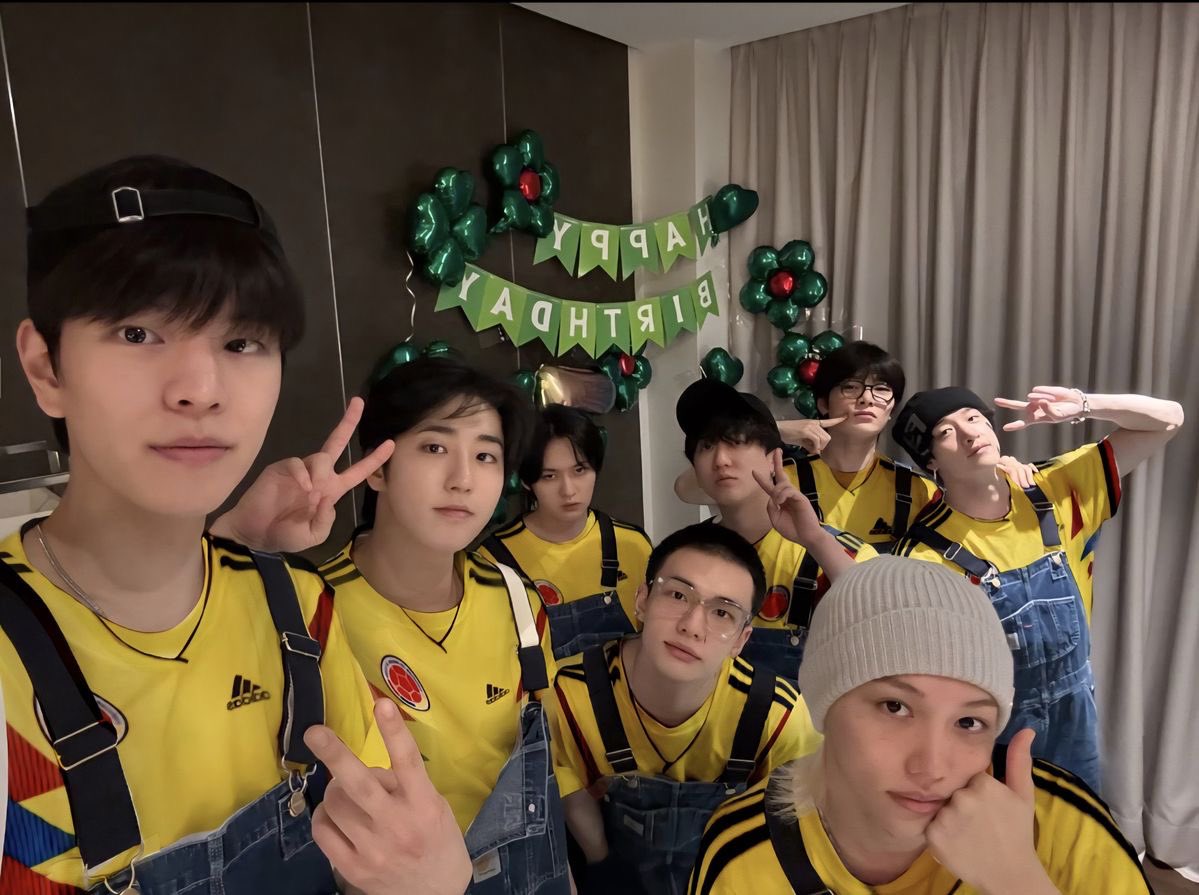 bella ☆ SKZ en COLOMBIA 🕯️ tweet media