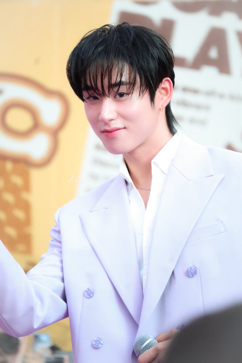 EstFanclubTH's tweet image. 𝘌𝘚𝘛 𝘔𝘖𝘙𝘕𝘐𝘕𝘎

☆~ Morning ค้าบบ ขอให้มีแต่รอยยิ้มที่น่ารักตลอดทั้งวันนะ😊💙

@EstRvp #est_rvp
#กุ้ดมอนิ่งครับพี่ฉลามเอส
