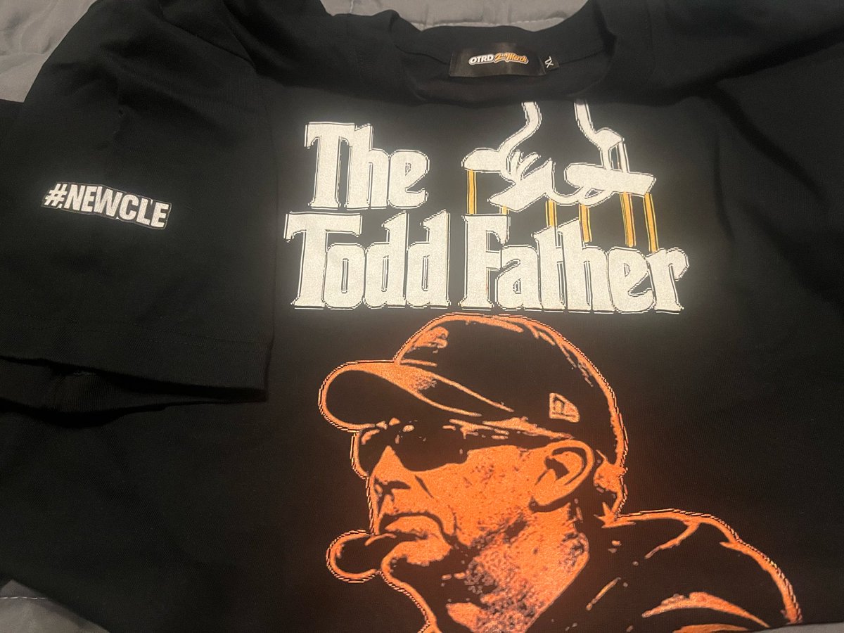 LarriBull26's tweet image. @OfftharecordDee I got my Todd Father shirt! I love the quality and design. #NEWCLE #clevelandbrowns #toddmonken