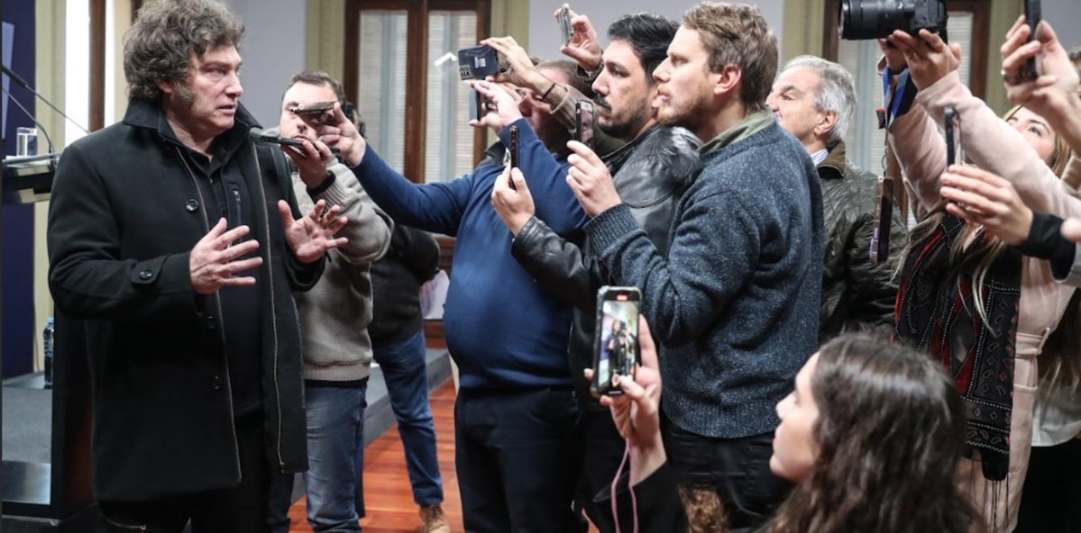 Clarín tweet media