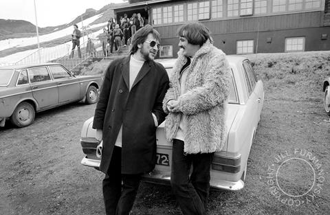 nottco's tweet image. Remembering Dave Greenfield , who died today 3rd May 2020

A well written (archive) piece in the Guardian,  well worthy of a few minutes 
theguardian.com/music/2020/may…

@NewWaveAndPunk #photooftheday @Rockstarscars @Superstar_Cars
📸 Jill Furmanovsky