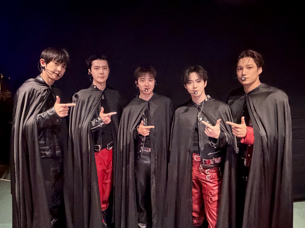 EXO tweet media