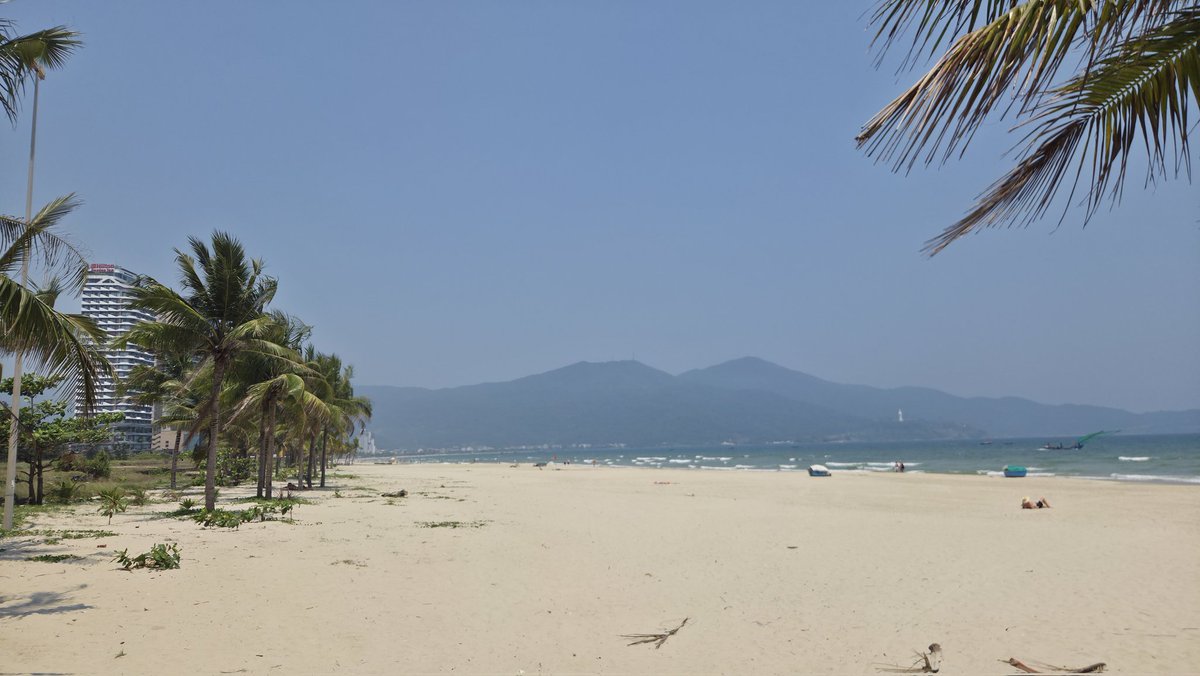 StefanB21m's tweet image. Da Nang, Vietnam 🇻🇳 

#vietnam #danang #asia #mountain #beach