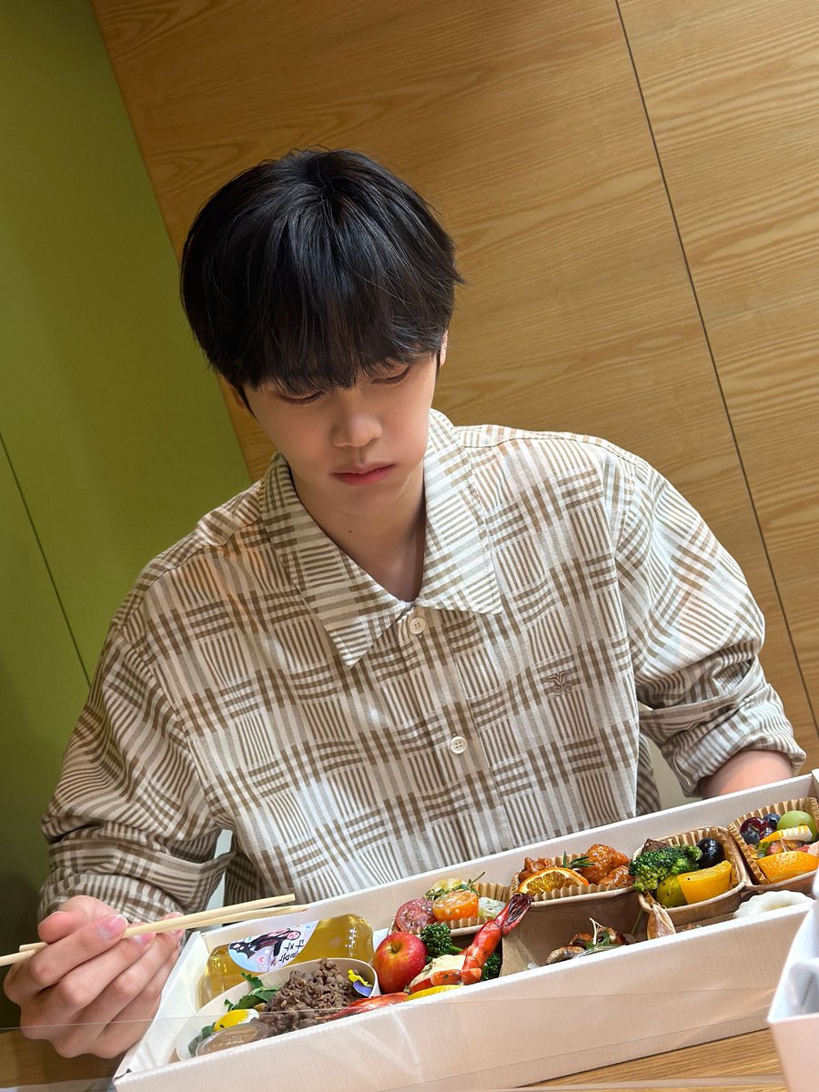 🐱 구빙 우리 헤어져
🐶 너는 무슨 헤어지잔 말을 밥 먹을 때 하니?
