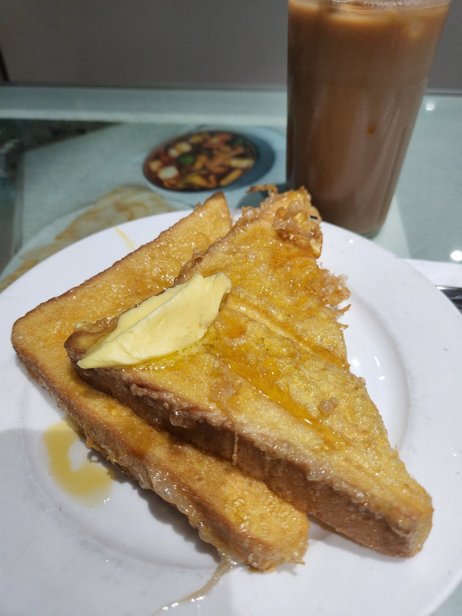 今回の香港ではフレンチトーストを食べるつもりでいたので油麻地で美都餐室に立ち寄った。
香港 April 2026
#HongKong旅歩き
#西多士