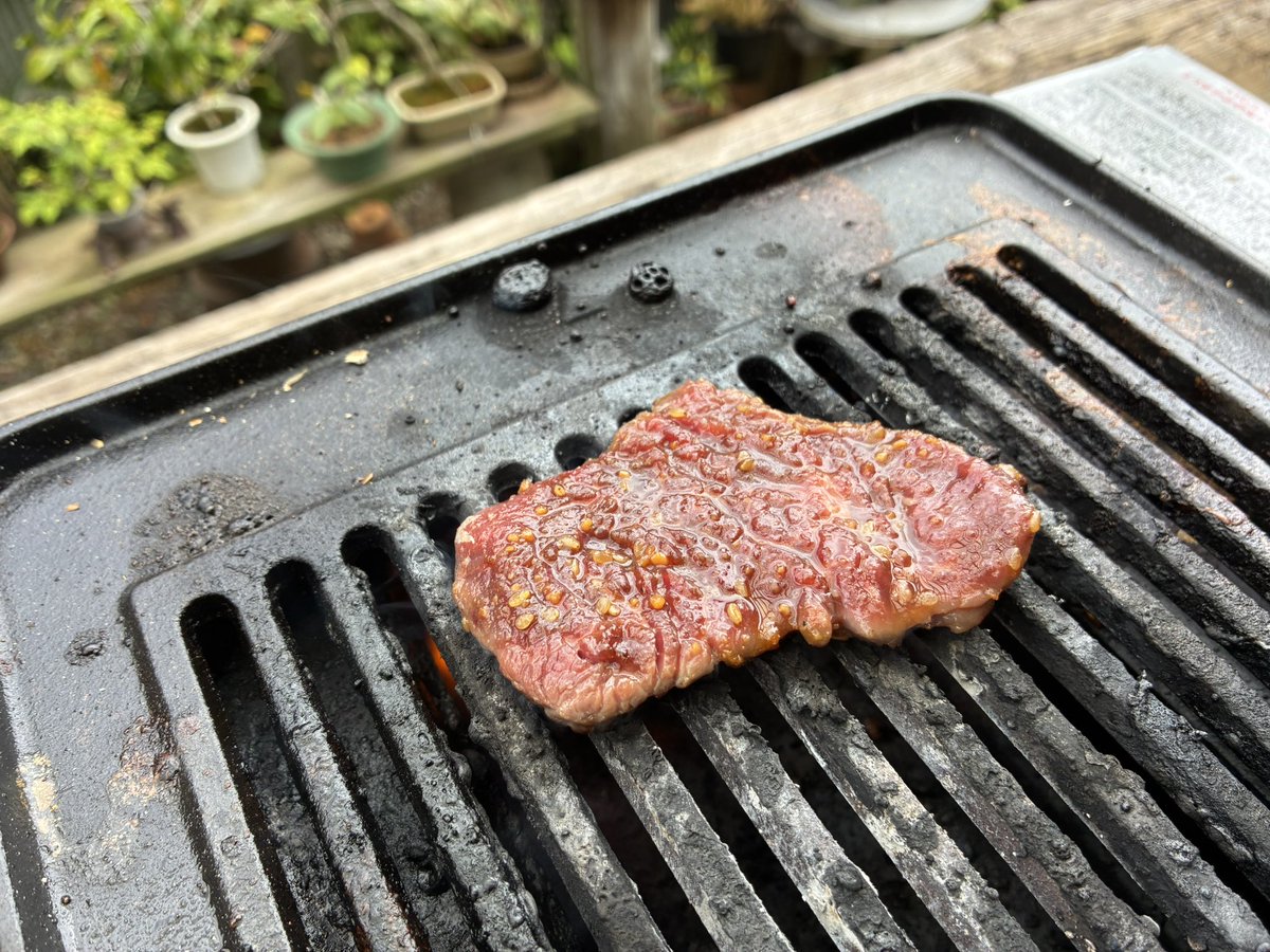 ukawaroumu's tweet photo. 連休始めは実家で。BBQというほどのものではありませんが有り難いです。 https://t.co/IL8N2xyVJR
