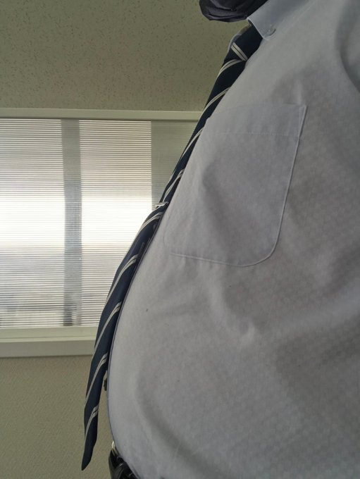 jinba221's tweet photo. “13キロの減量に成功した秘訣” お腹パンパンで77キロあって絶望していた。 ここから今の体重64キロ前後になったんだけど、リバウンドしない痩せ方を知りたくないかい？ 沢山のコメントやいいね👍お待ちしています。 https://t.co/WRhUTqSyUe