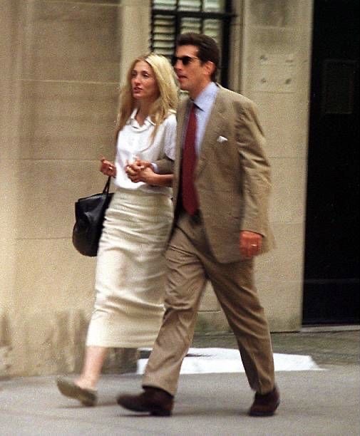 Diorgirlx's tweet photo. carolyn bessette and jfk jr https://t.co/GHkGb6lmlk