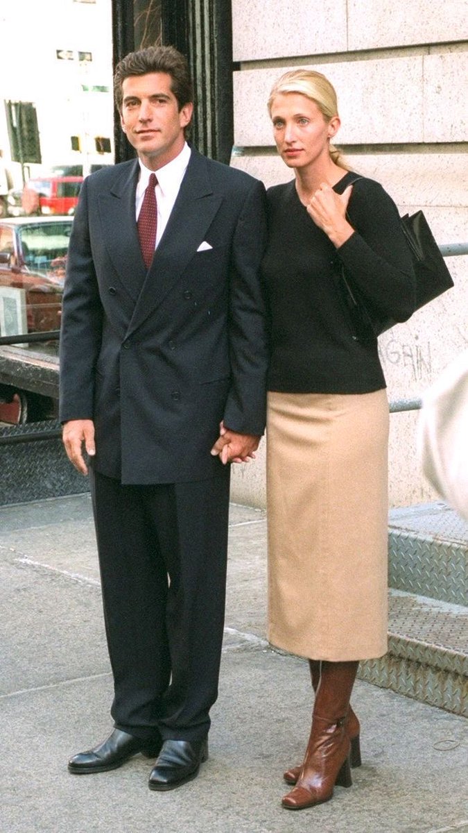 Diorgirlx's tweet photo. carolyn bessette and jfk jr https://t.co/GHkGb6lmlk