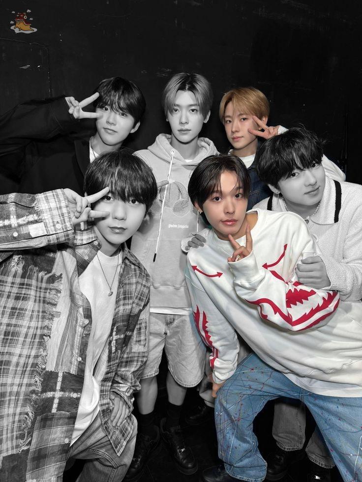 SOC-IE 💛 ˚☽˚.⋆ tweet media