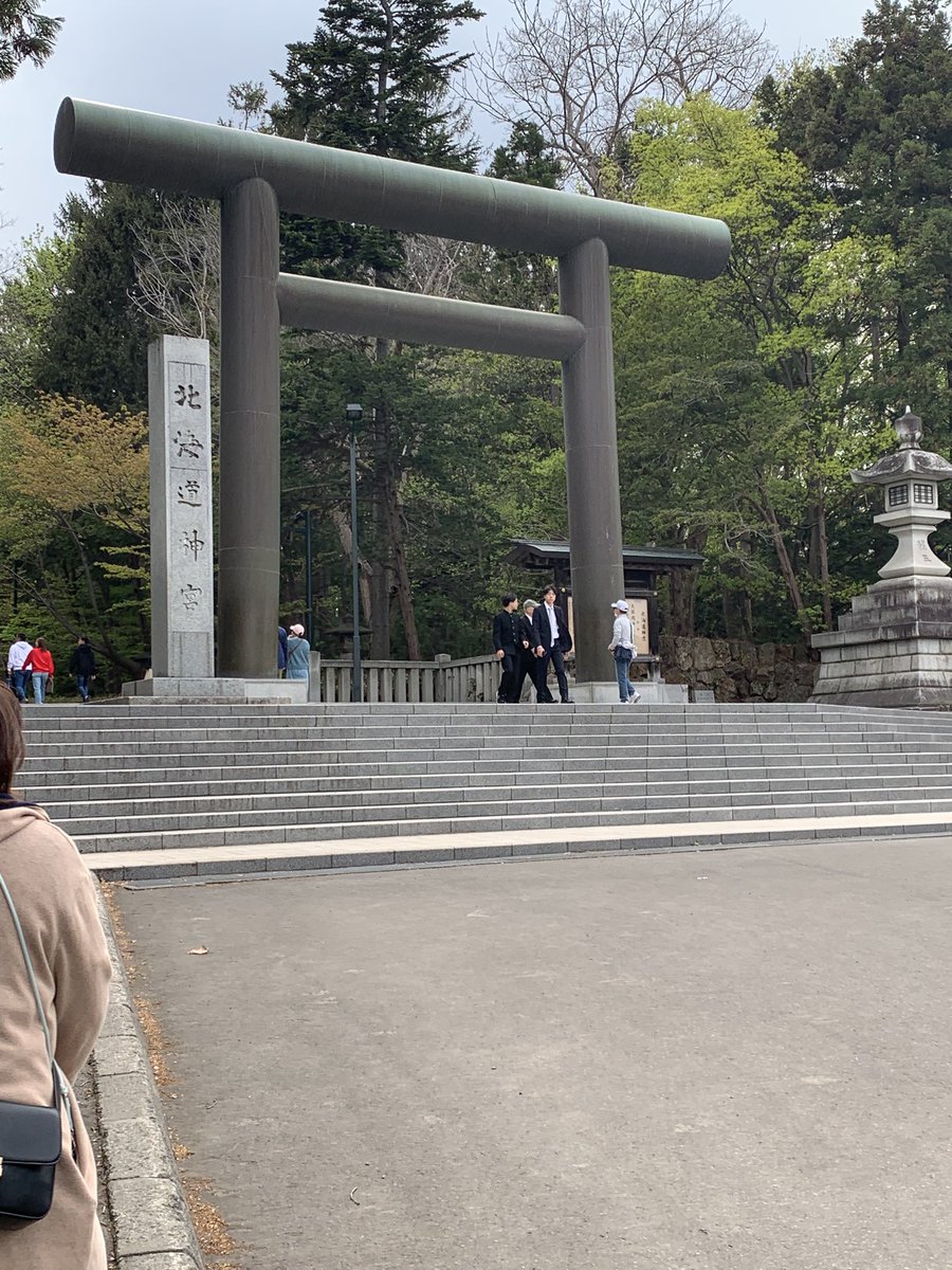 しお tweet media