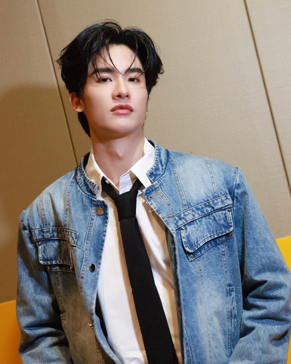newwiee002's tweet image. โปรดมาแต่งลุคนี้ที่ประเทศของฉัน

#Tayfansignwithpolcasan
#NewfansignwithPolcasan
#Tawan_V #Newwiee #เตนิว