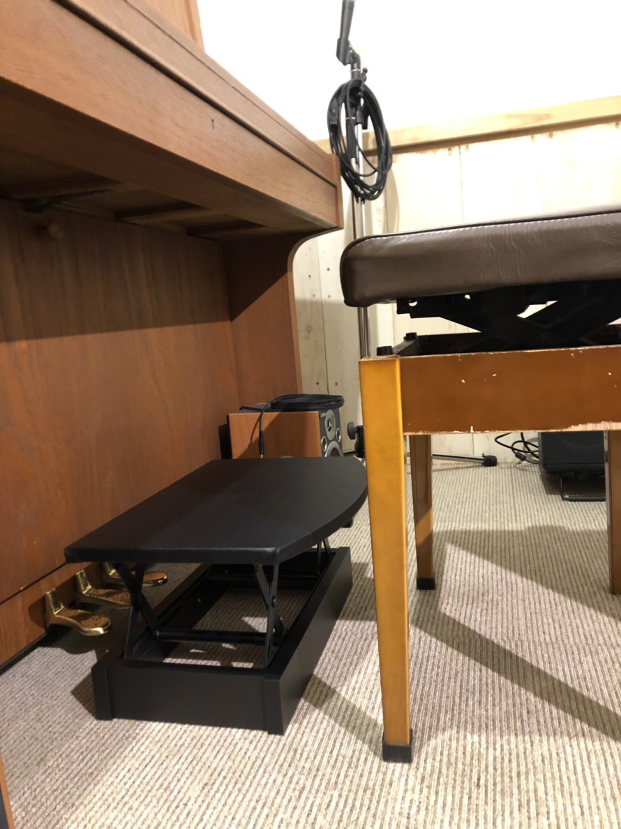 連休にはいりまして、ENOTNはゆったりしております。 沢山空いております。よかったらご利用ください。  5月5日の午前中に1号室ピアノの調律です。 
連休明けからもよろしくお願いします。  
enotn.org