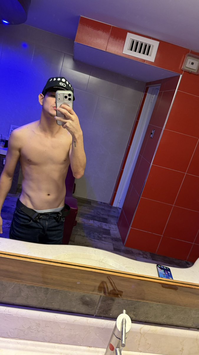 tengo una vergota 🍆💦

onlyfans.com/elbladifonseca