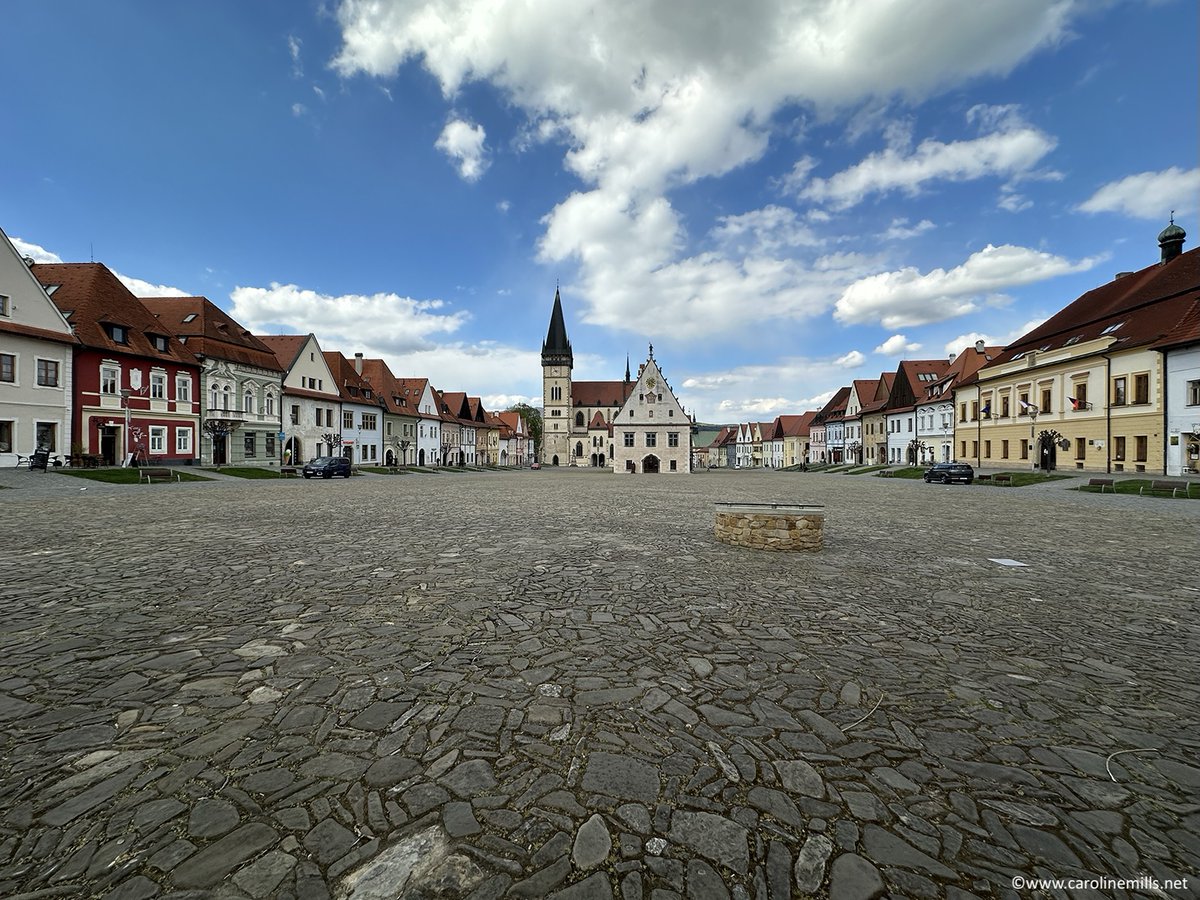 CarolineMills99's tweet image. The impressive and UNESCO-listed Bardejov in northeast #Slovakia. With the borders of Poland to the north and Ukraine to the east within a few miles, this is as far east as I'm travelling on this #camping #campervan #roadtrip. It's all west from here.