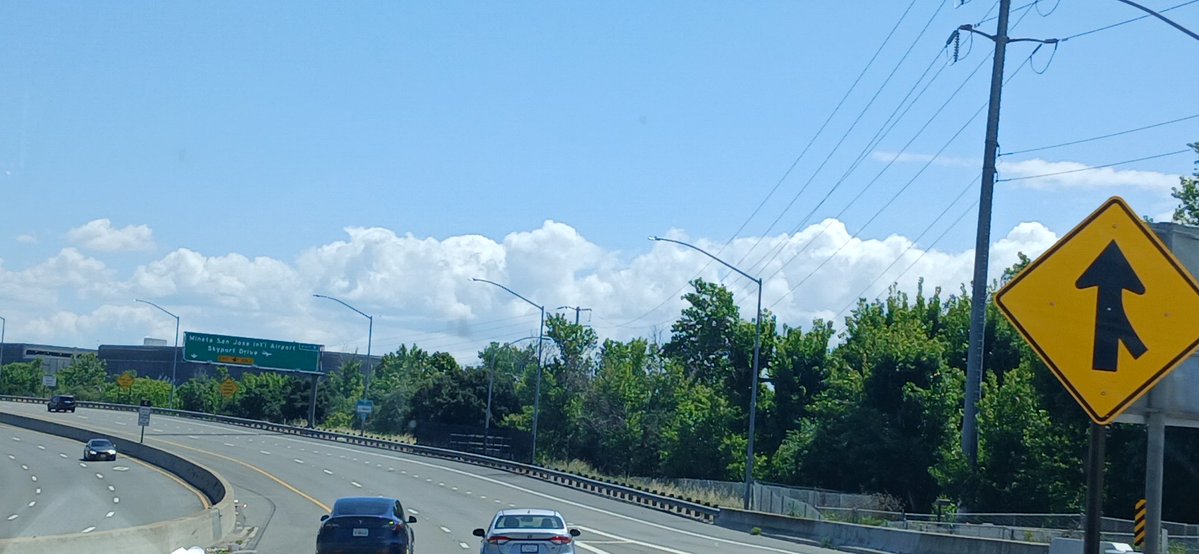 jlints58's tweet image. #inkMine #Weekend #haiku #nationalpoetrymonth #poetsoftwitter #poetrycommunity #WritersofTwitter #WritingCommunity

#Gaudy flow we go
light the glowing of all life
signposting your turn.