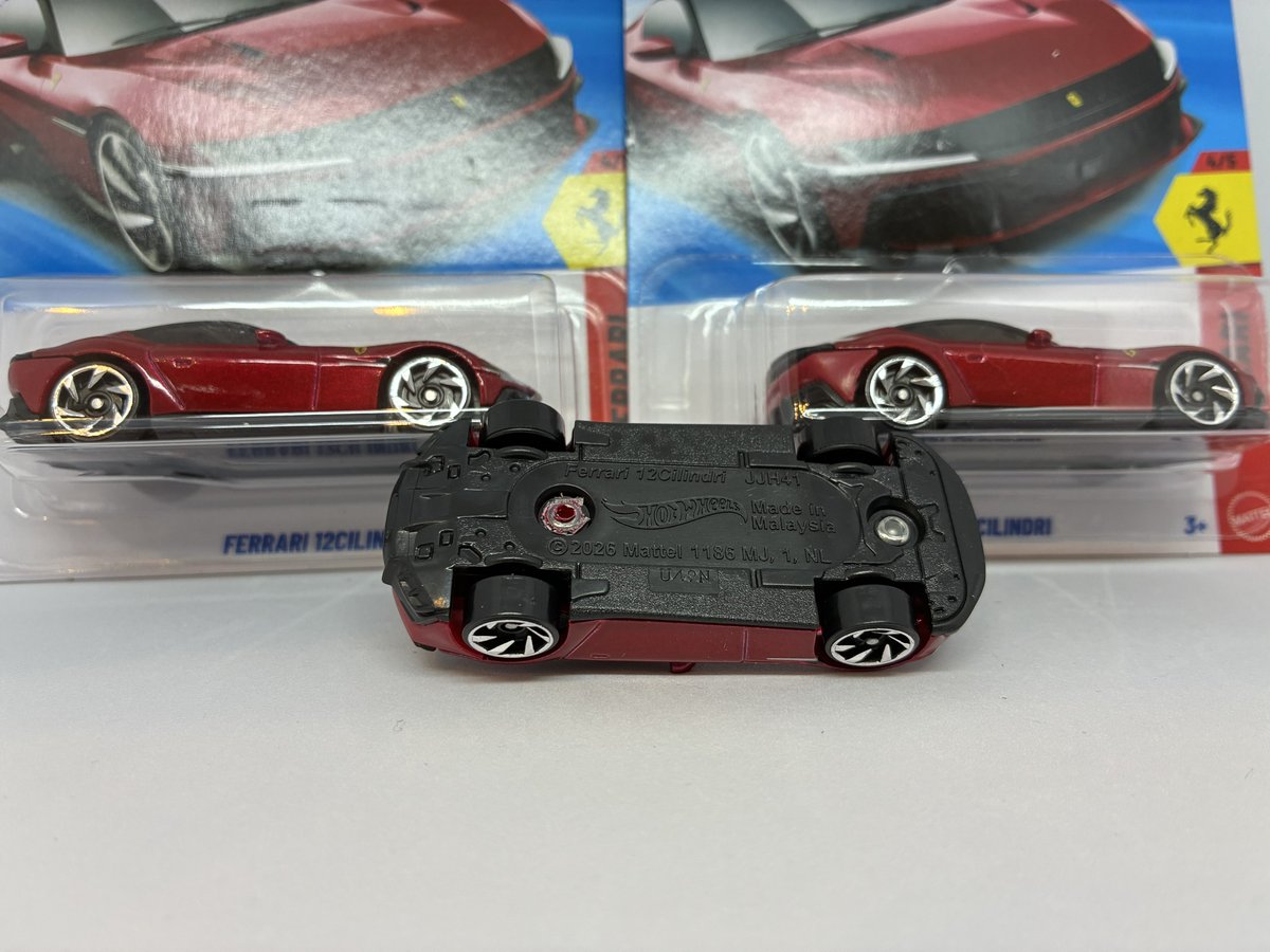 hosinotaiga0422's tweet image. ホットウィール
Ferrari 12cilindri 
現状純ガソリンエンジンのV12最終と言われている車両となっています！
カラーはロッソコルサにしては暗いのでロッソポルトフィーノかと思われます！
3台買った理由は開封用×1保管用×2ですw
#HotWheels #Ferrari #12cilindri