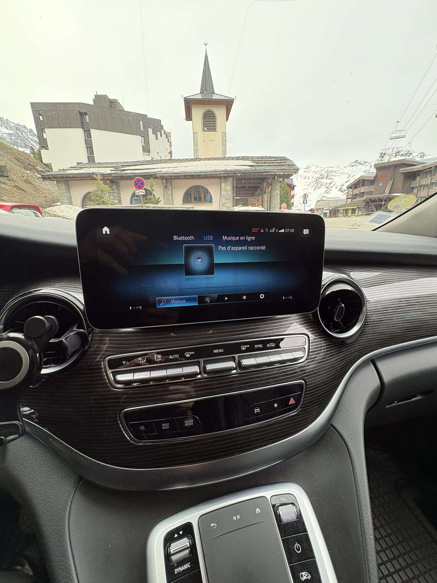 STAR73200's tweet photo. STAR TRANSFER

#vtcvaltho
#valthorenstransfer
#valthorensprivatetransfer 
#taxivalthorens

 Contact : Anthony

☎️ +33 6 62 45 06 78
🎫 star.transport.resort@gmail.com
🌍 https://t.co/xyBGfq5xQY https://t.co/MyCv3nvZCA