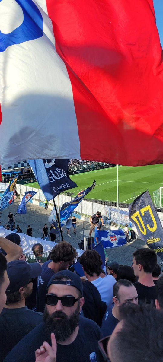 oldschool_STR's tweet photo. Como 1907 vs Napoli
#Como #Millenovecentosette
#FL #FossaLariana #Lariani #CurvaComo
#BlueFans #SemmCumasch
#NelNomediComoCombattiamo #AvantiLariani #ComonelCuore
#AzzurroeNientealtro
#Sinigaglia https://t.co/CIUNoh1MO1