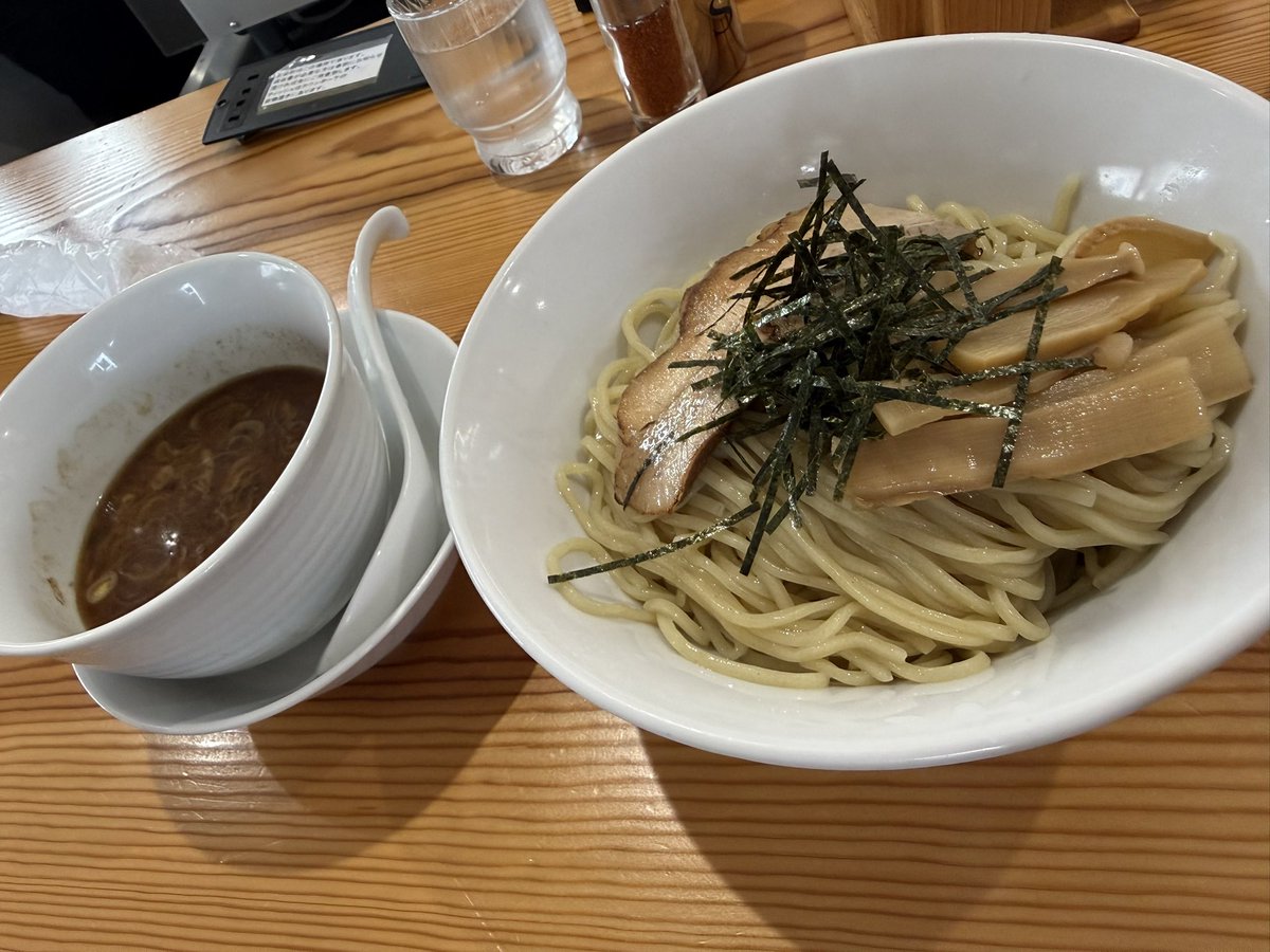 lw324's tweet photo. 今日のラーメン
at 自家製麺 よなや https://t.co/QUPhu2Ix6E