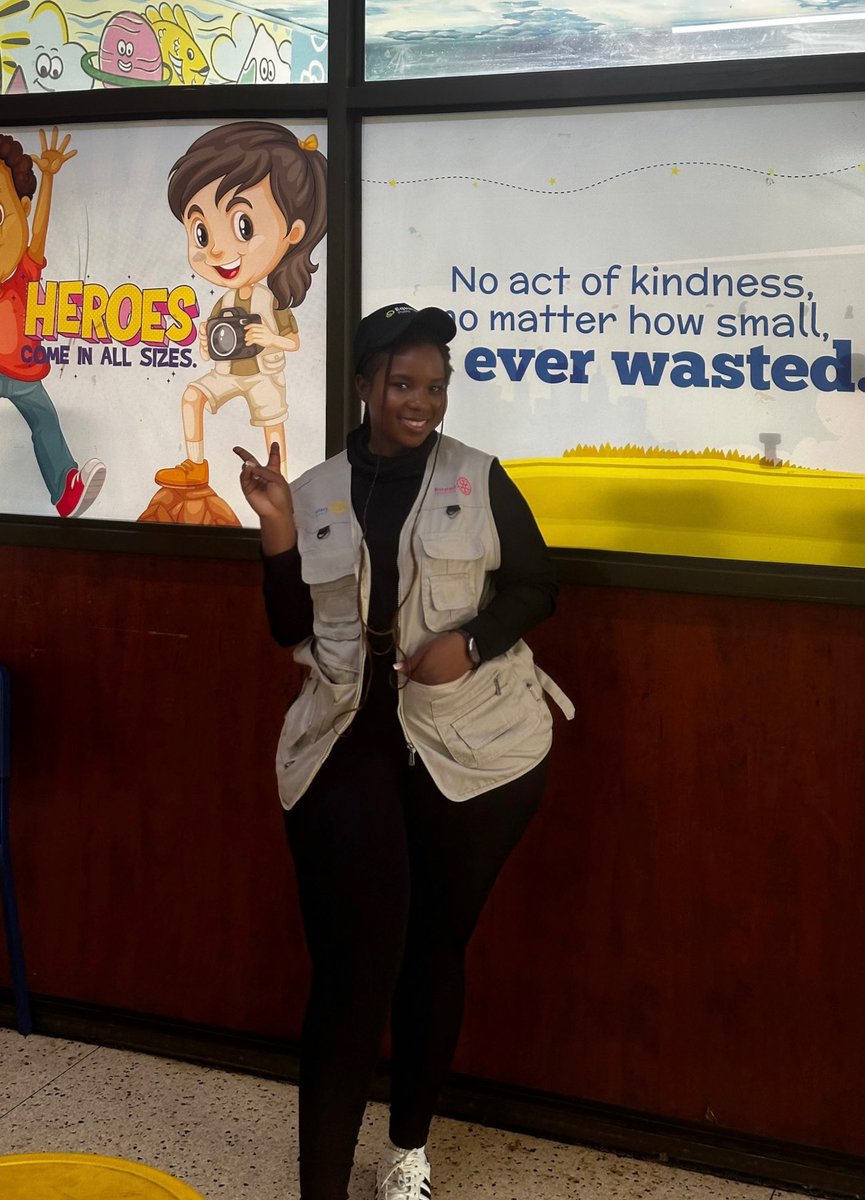 Winniemarz1's tweet image. BRINGING SMILES TO MULAGO💙
On 2nd May 2026 yesterday, Rotaract e-Club of Kampala 7 Hills, with Rotaract Club of Mbuya Hill &amp;amp; Rotary Club of Kampala 7 Hills,visited the Uganda Child Cancer Section (UCI Level 3 Ward). #serviceaboveself #Rotary #Rotaract #faith #cancerfighter 🧵⬇️