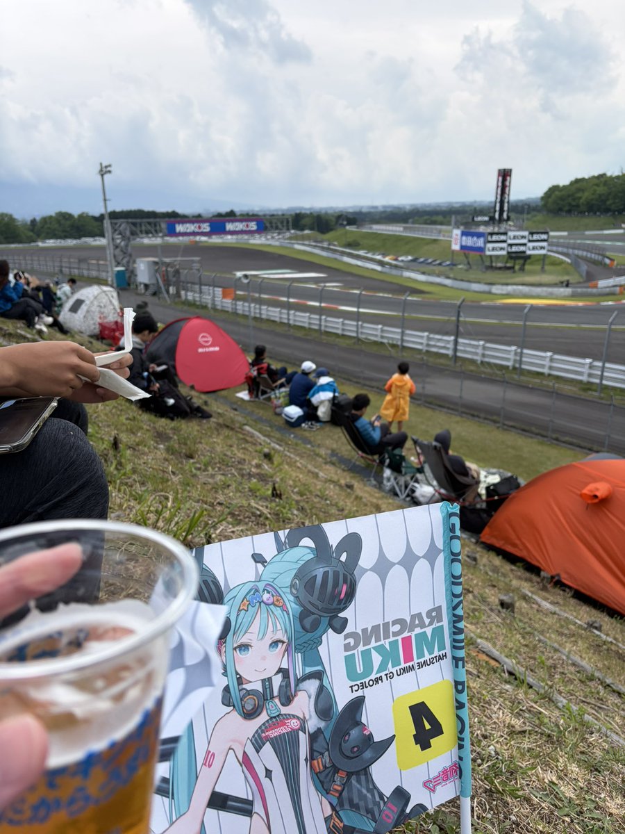 galzip's tweet photo. SUPER GT応援してるー！
#fightgsr https://t.co/TiIwCw8My3