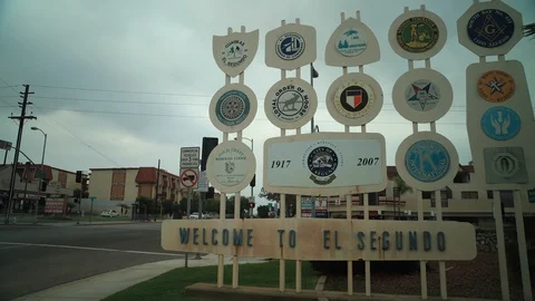 oshanruiz's tweet photo. @SeanCGilfillan That sign is such an eysore...
1. You can't surf at dockweiler, closest place is Porto.
2. The color palette looks like Miami Vice on acid.
3. Take me back to a simpler time - see below:
#ElSegundo https://t.co/RdnWER9ZyJ
