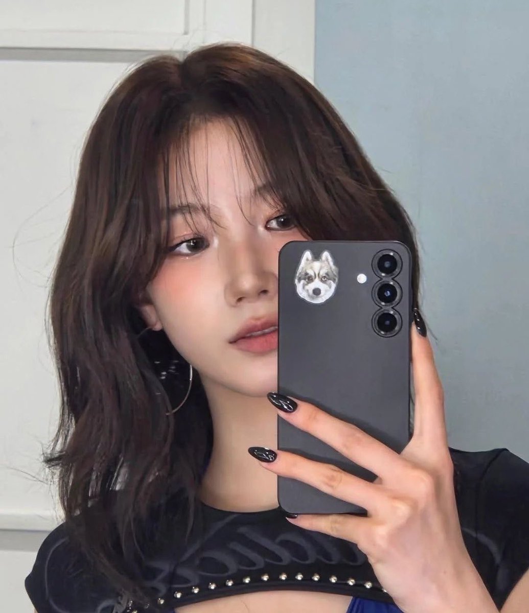 muyvxen's tweet photo. ⠀⠀
⠀⠀⠀⠀ ꩜  : in dire need of a haircut.
⠀⠀ https://t.co/Yxpfi2iy4e