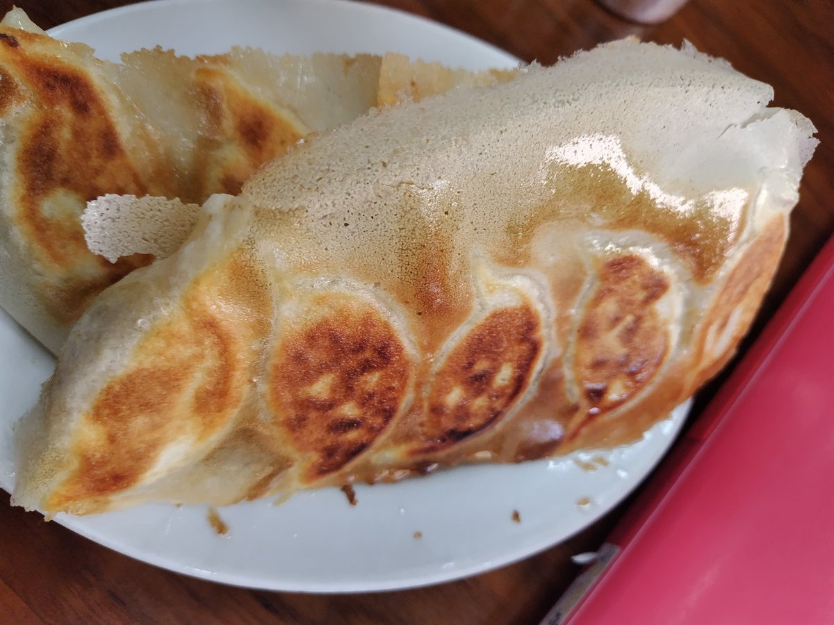 evaji's tweet photo. #蒲田餃子御三家 制覇
GWは混雑をさけしかもリーズナブル
餃子は100点、100点、100点
〆は通りがかりで気になった手作りソーセージ  朝から4杯サイコー（笑）
#ニーハオ
#金春
#歓迎
#GGC https://t.co/3ABc4Cy6F1