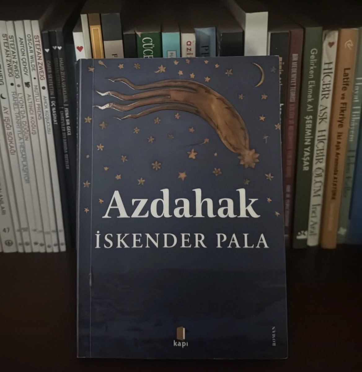 b1rokur's tweet photo. #okudumbitti #iskenderpala #azdahak 
Unutmayın, haberdar olan uzaklar yakında; gönül gözü kapalı olan yakınlar uzakta olur. (Sayfa 301) https://t.co/eBQhAfJO9D