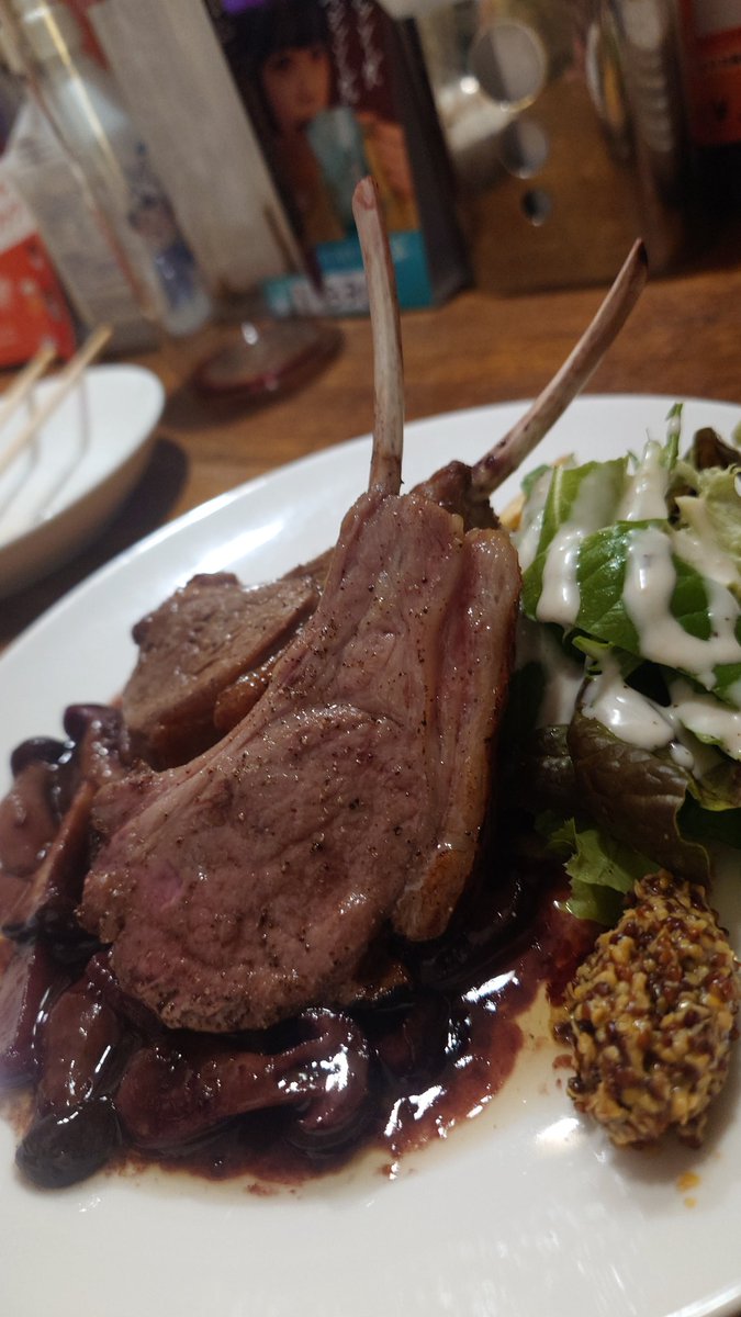rindasan10's tweet photo. 連休前日の晩ご飯
子羊の肉、猛者海老のから揚げ、希少種のアスパラ食べ比べ、ホタルイカ
どれも美味しすぎ！また食べたくなってきた
＃晩ご飯＃料理＃ご飯 https://t.co/mHwAsaBnve