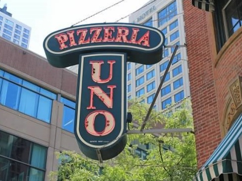 eVisitorGuide's tweet image. Opened in 1943, Pizzeria Uno is home to the original deep dish pizza. Make Uno's a "must do" during your Chicago visit. Located just off @TheMagMile in #RiverNorth.

evisitorguide.com/chicago/brochu… #Chicago #pizza #travel #budgettravel #dining #sightseeing.